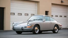 Защо това старо Porsche 911 е толкова скъпо?