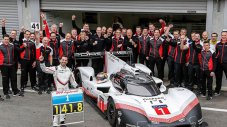 Първият рекорд на Porsche 919 Hybrid е факт (ВИДЕО)