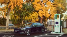 Хората не купуват електромобили заради екологията