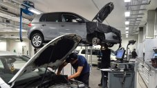 Малките сервизи в Европа се вдигат на бунт срещу производителите