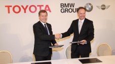 Официално за приятелството между BMW и Toyota