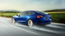 Бюджетната Tesla Model 3 излиза през май 2019 г.