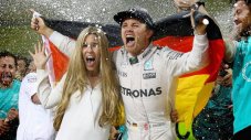 И Хамилтън не успя да спре Розберг за титлата