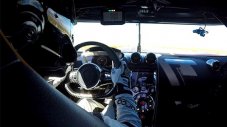 Koenigsegg показа как Agera RS вдига 458 км/ч (ВИДЕО)