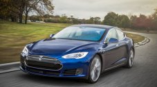 Tesla отзовава 53 000 автомобила заради спирачен проблем