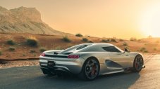 Koenigsegg вкарва всички CC850 в сервзиите
