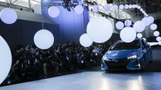 Toyota отложи излизането на Prius Prime