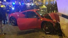 Испанец разби Ferrari 458 в кофа за боклук