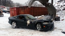 Един от първите Dodge Viper стана на скрап