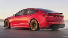 Проблем ли е, че Tesla Model S Plaid ускорява по-бързо, отколото спира?