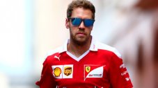 Фетел подписа за още три години с Ferrari