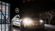 Обновеният Mercedes S-Class бе показан в Ню Йорк