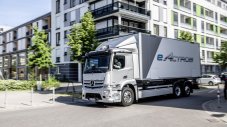 Mercedes-Benz представи първия си голям камион на ток
