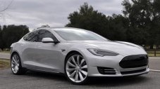 Tesla иска обезщетение от Bosch за сервизна акция