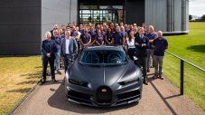 Bugatti пусна Chiron №200 и показа как се прави хиперколата