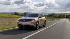Opel пусна електрически Grandland с близо 700 км пробег
