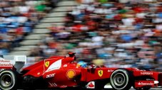 Алонсо уверено гледа към титлата