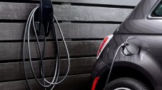 Tesla пусна универсално зарядно за стена