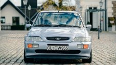 Последният в историята Escort RS&nbsp;Cosworth&nbsp;се продава