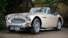 Продава се последният Austin-Healey