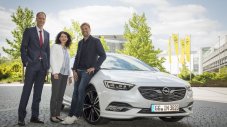 Треньорът на "Ливърпул" остава верен на Opel