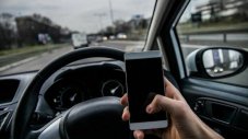 Камери ще следят шофьорите за говорене по телефона