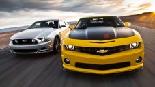 Camaro отново изпревари Mustang