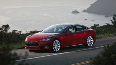 Tesla увеличи пробега на два модела