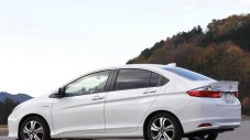 Honda представи компактен хибрид с AWD