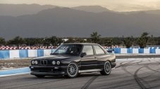 Британци създадоха "идеалното" BMW M3 E30