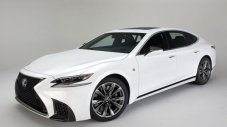Lexus показа суперспортен седан