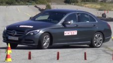 Mercedes-Benz C350e се провали на лосовия тест
