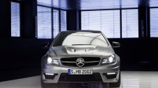 Mercedes-Benz показа специален C63 AMG 