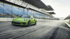 Обновеното Porsche 911 GT3 RS се появи и...изчезна