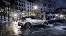 Компактният кросовър Toyota C-HR дебютира в Париж