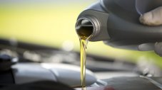 Как да намерим подходящото моторно масло за нашия автомобил?