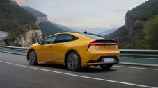 Toyota увеличи електрическия пробег на Prius
