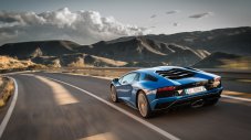 Наследникът на Aventador запазва V12 двигателя