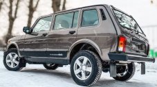 Lada Niva с пет врати се завръща