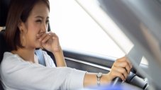 Как да се отървете от неприятната миризма в колата