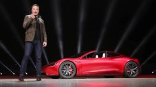 Готвеното сливане със Space X срина акциите на Tesla