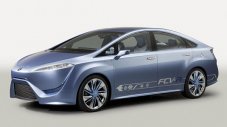 В Toyota са готови със седан на водород