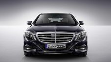 Mercedes S600 акостира в Детройт
