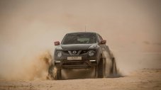 Nissan Juke Nismo RS пое към пустинята в Абу Даби