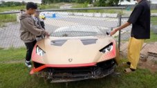 Вижте колко е лесно да разбиеш Lamborghini Huracan STO