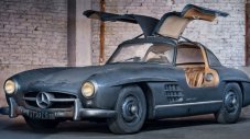 Продава се Mercedes-Benz 300 SL Gullwing, покрит с прах и олимпийска слава 