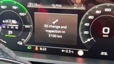 Audi E-Tron поиска да му сменят... маслото