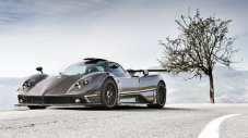 Люис Хамилтън си поръча уникална Pagani Zonda