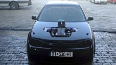 Косовар сложи V10 в стар Golf