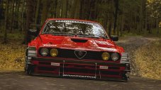 Да съсипеш красотата - безумен тунинг на Alfa Romeo